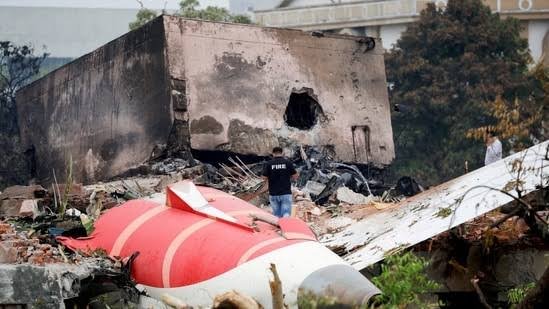 Air India flight crash report Out Now | एयर इंडिया फ्लाइट क्रैश में किसकी गलती थी सामने आया Air India flight crash report Out Now | एयर इंडिया फ्लाइट क्रैश में किसकी गलती थी सामने आया