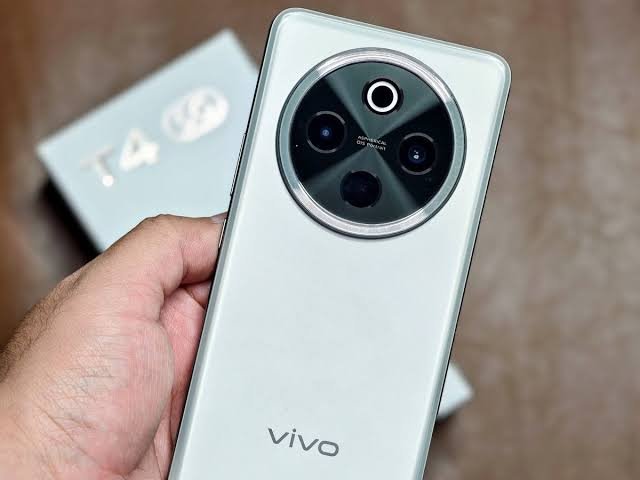 Vivo T4 R 5G Phone Launch Date In India | वीवो T4 R फोन सबका होस उड़ाने आ रहा है Vivo T4 R 5G Phone Launch Date In India | वीवो T4 R फोन सबका होस उड़ाने आ रहा है